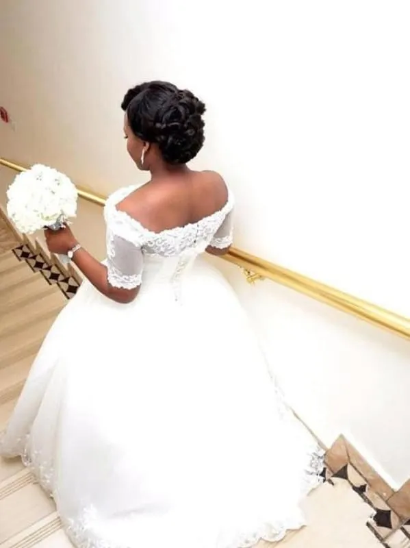 Elegant Cap Sleeve Lace Appliques A-Line Wedding Dresses