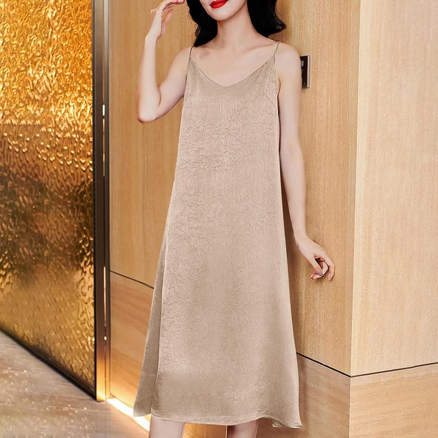 Satin Silk Midi Dress for Women Spaghetti Strap Cowl Neck Dresses Casual Fashion Ruched Evening Party Cocktail Dress